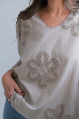 Remera Flor Beige
