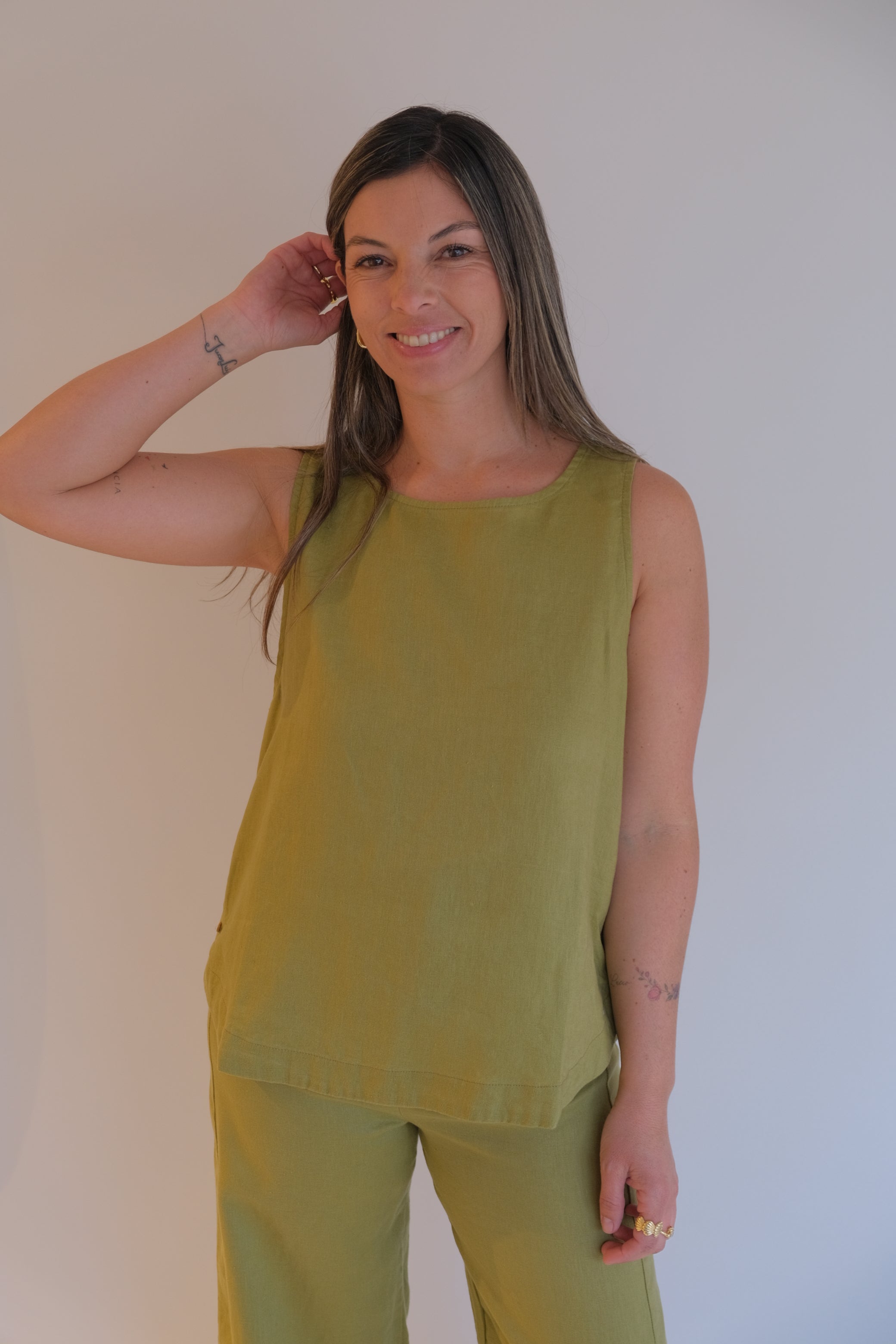 Musculosa Selina Pistacho CÁPSULA