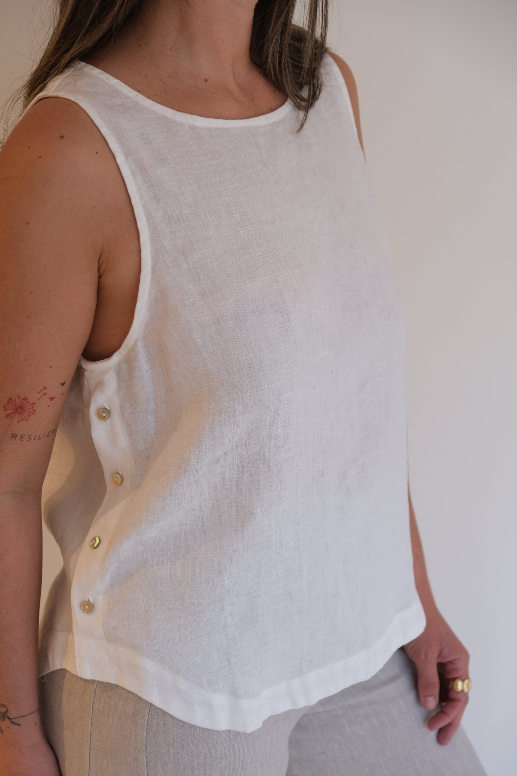 Musculosa Selina Off white CÁPSULA