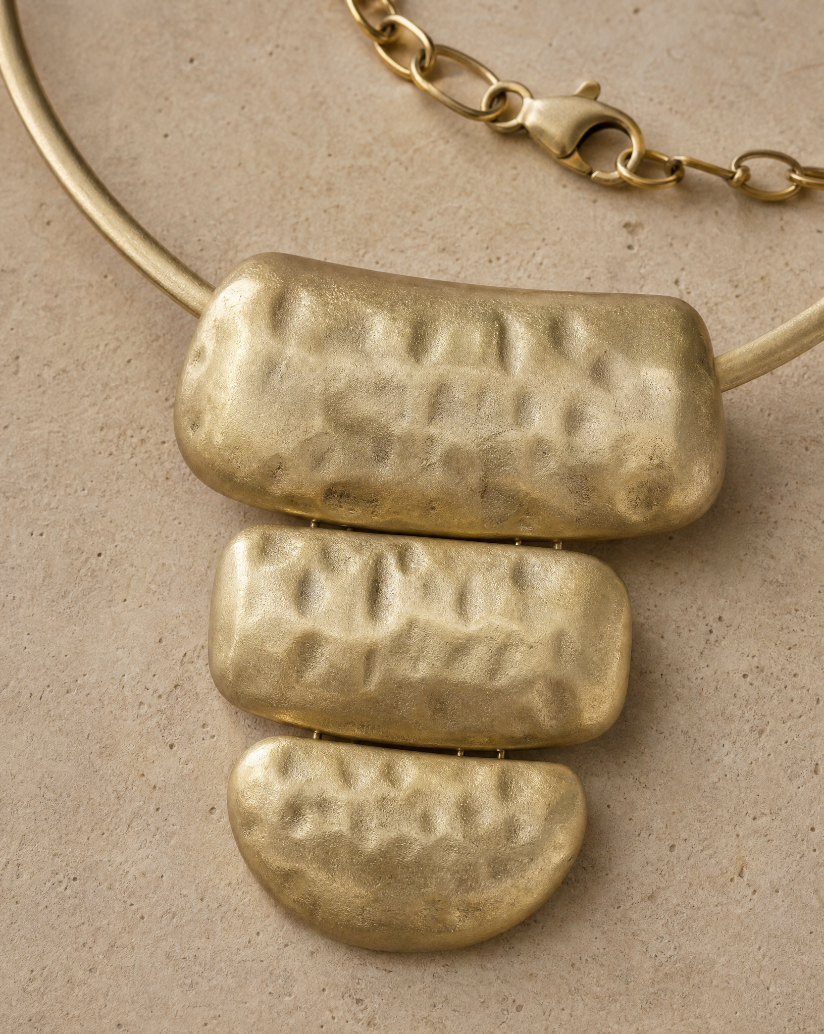 Collar Ezra