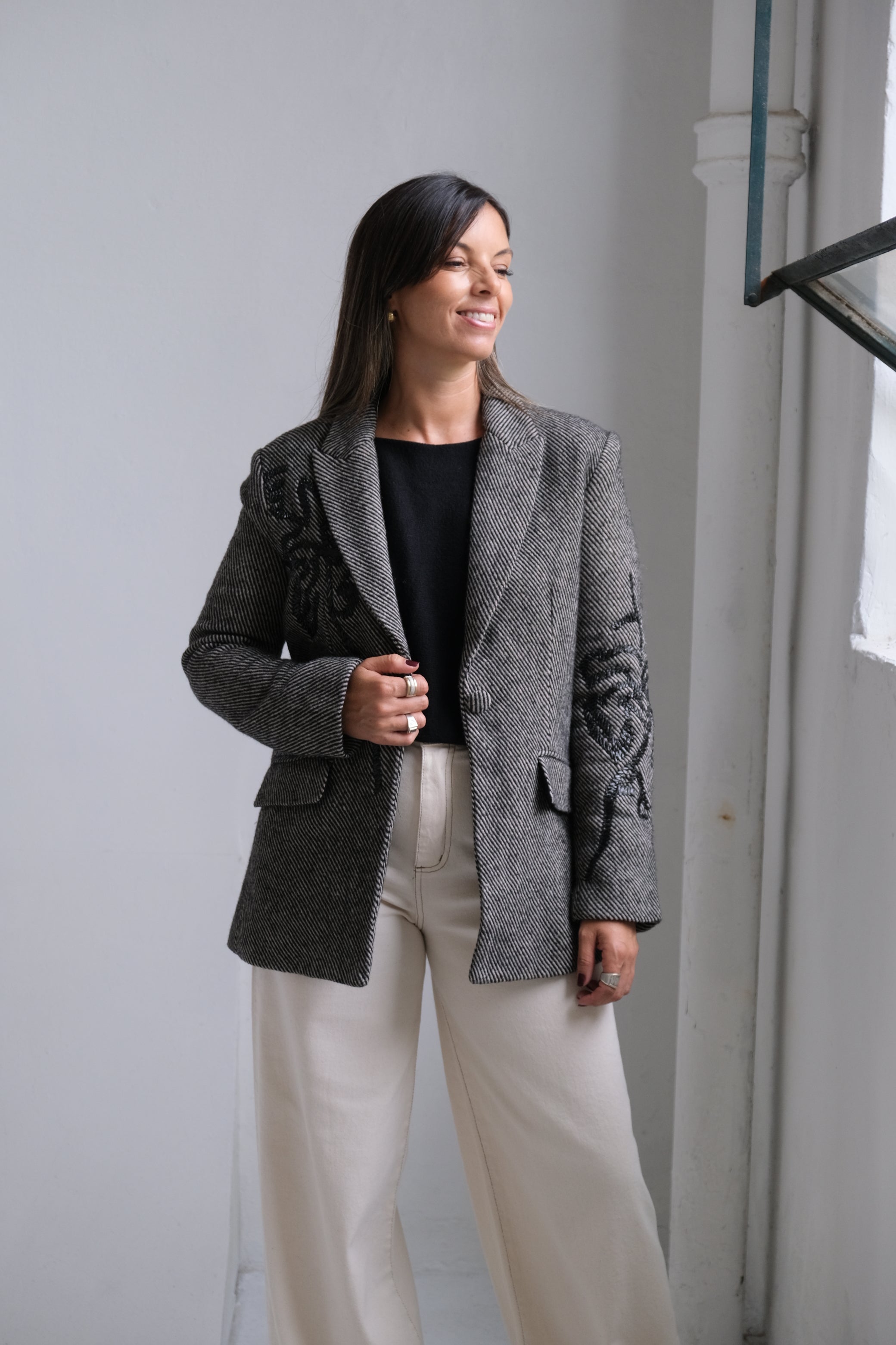 Blazer Bordado Negro