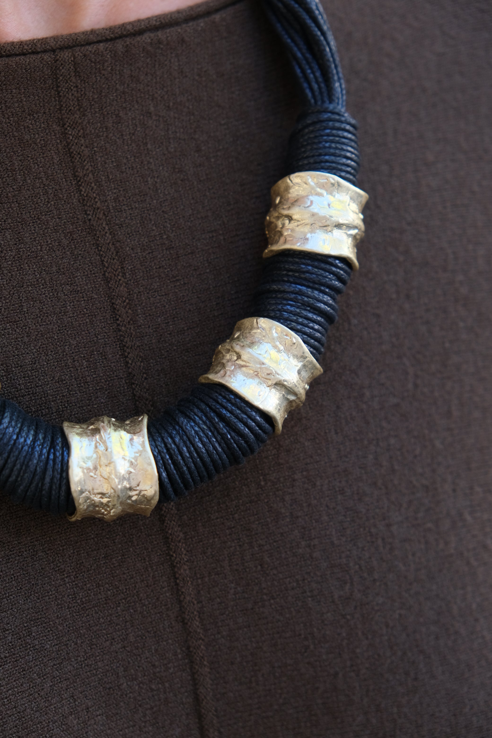 Collar Esencia Negro