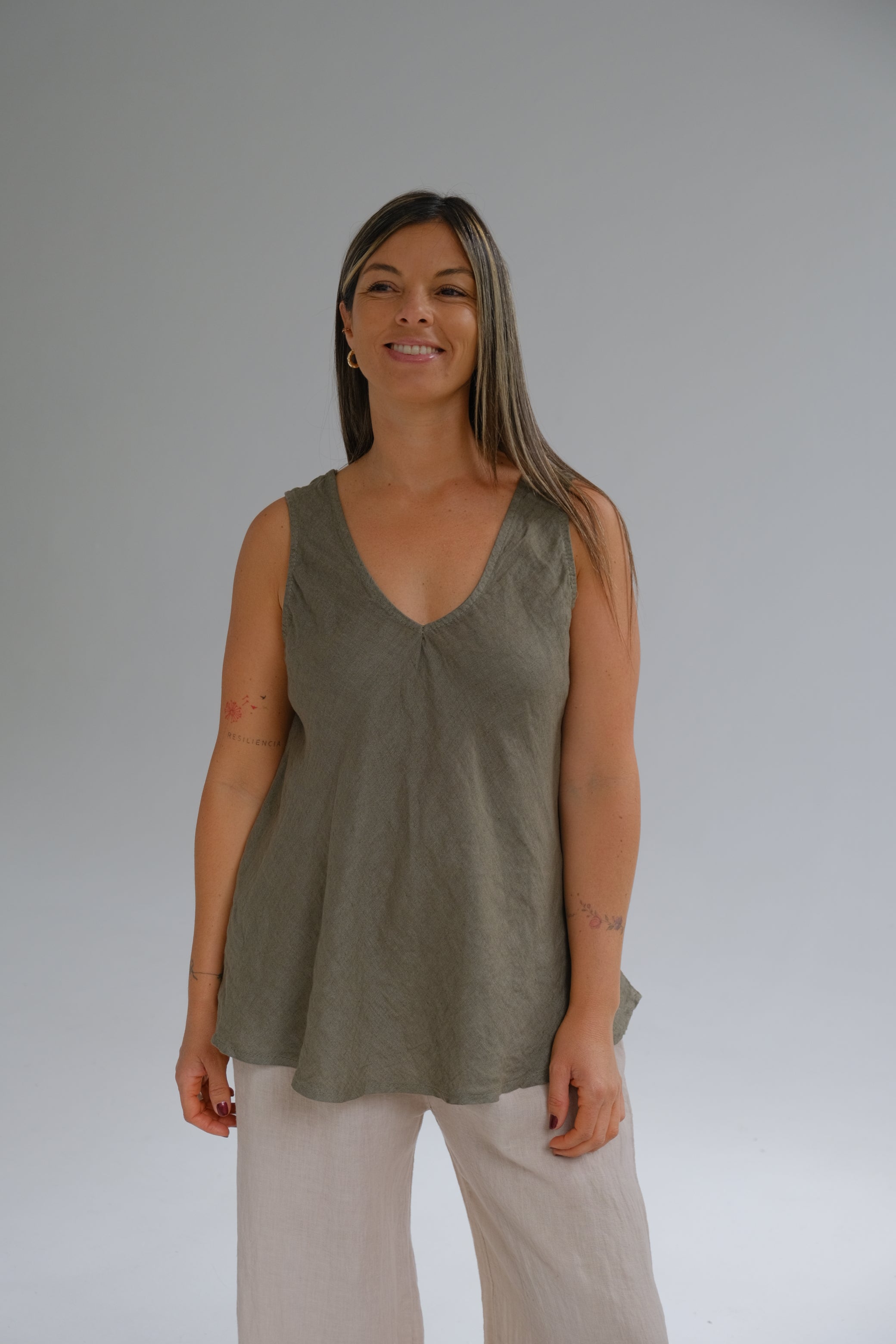 Musculosa Hera Verde Seco