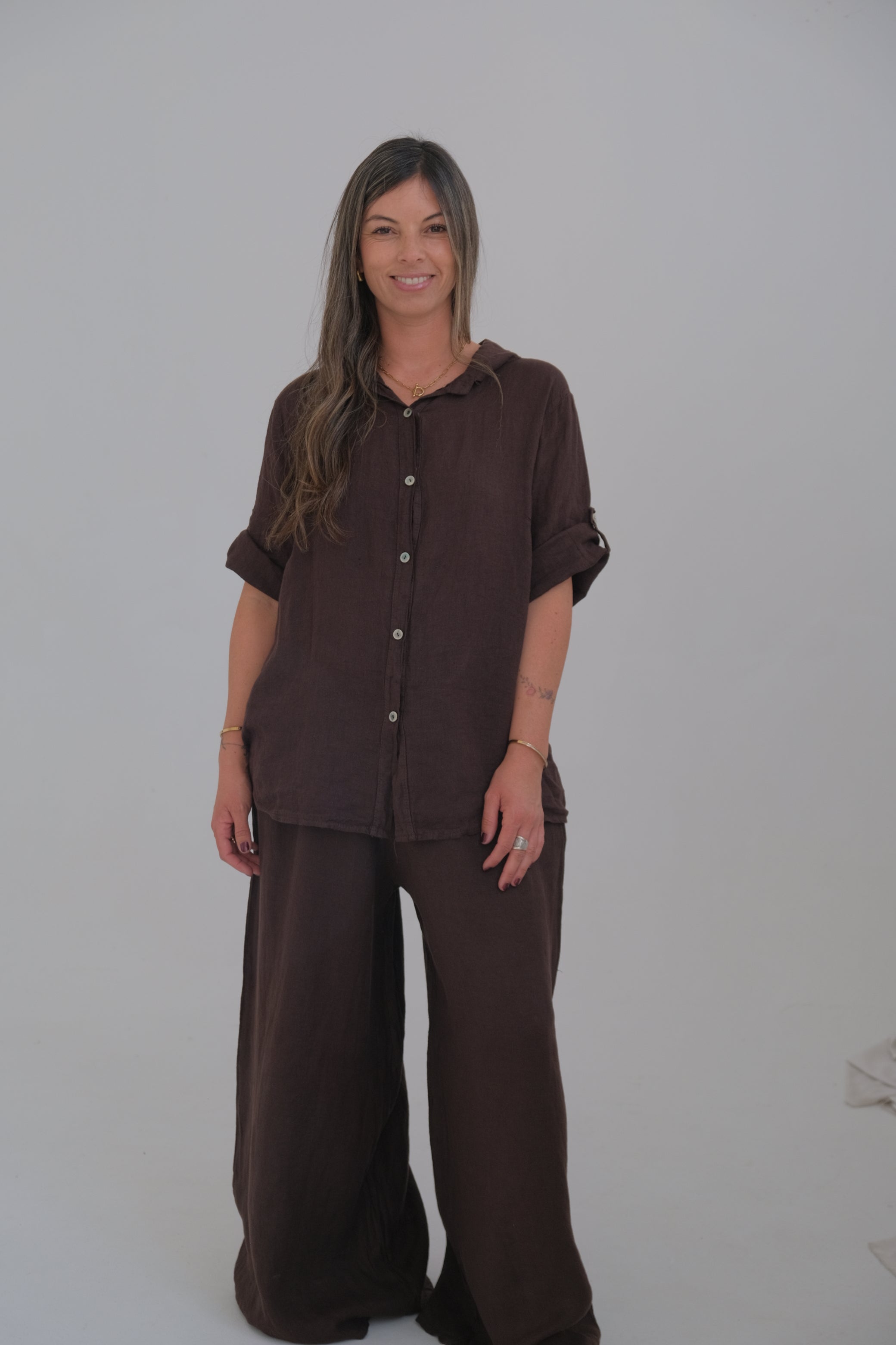 Camisa Aleli  basica chocolate