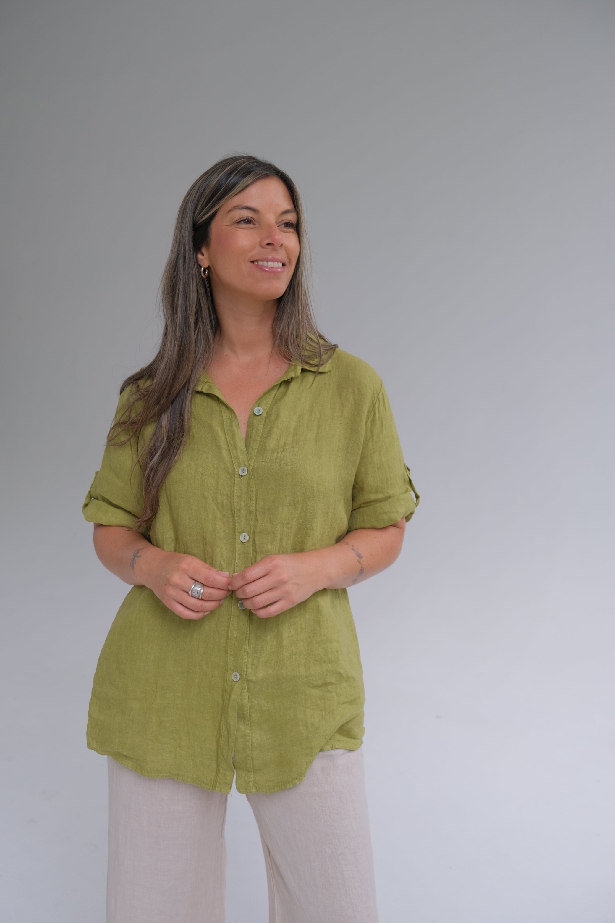 Camisa Aleli básica pistacho