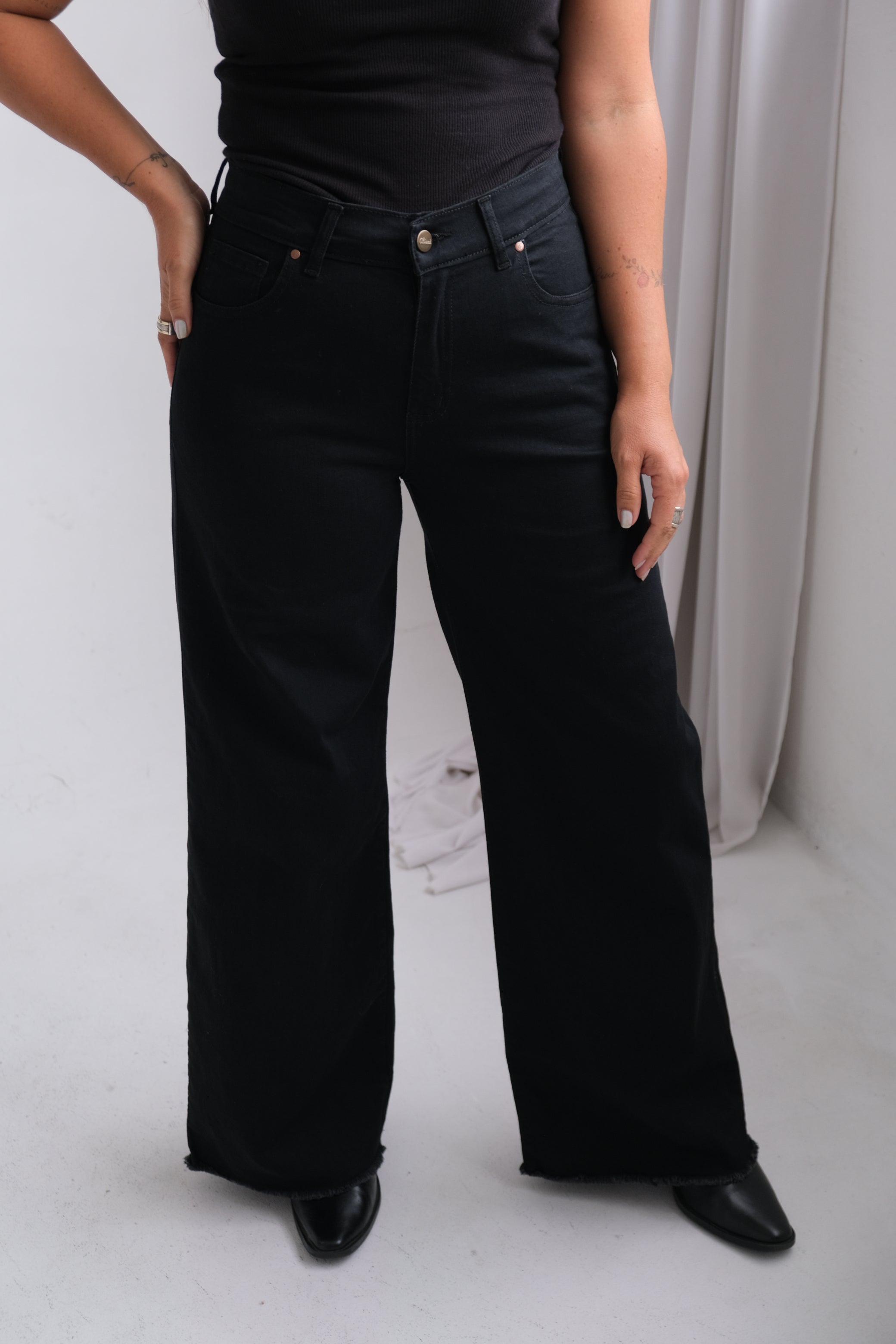 Jean Negro Deflecado