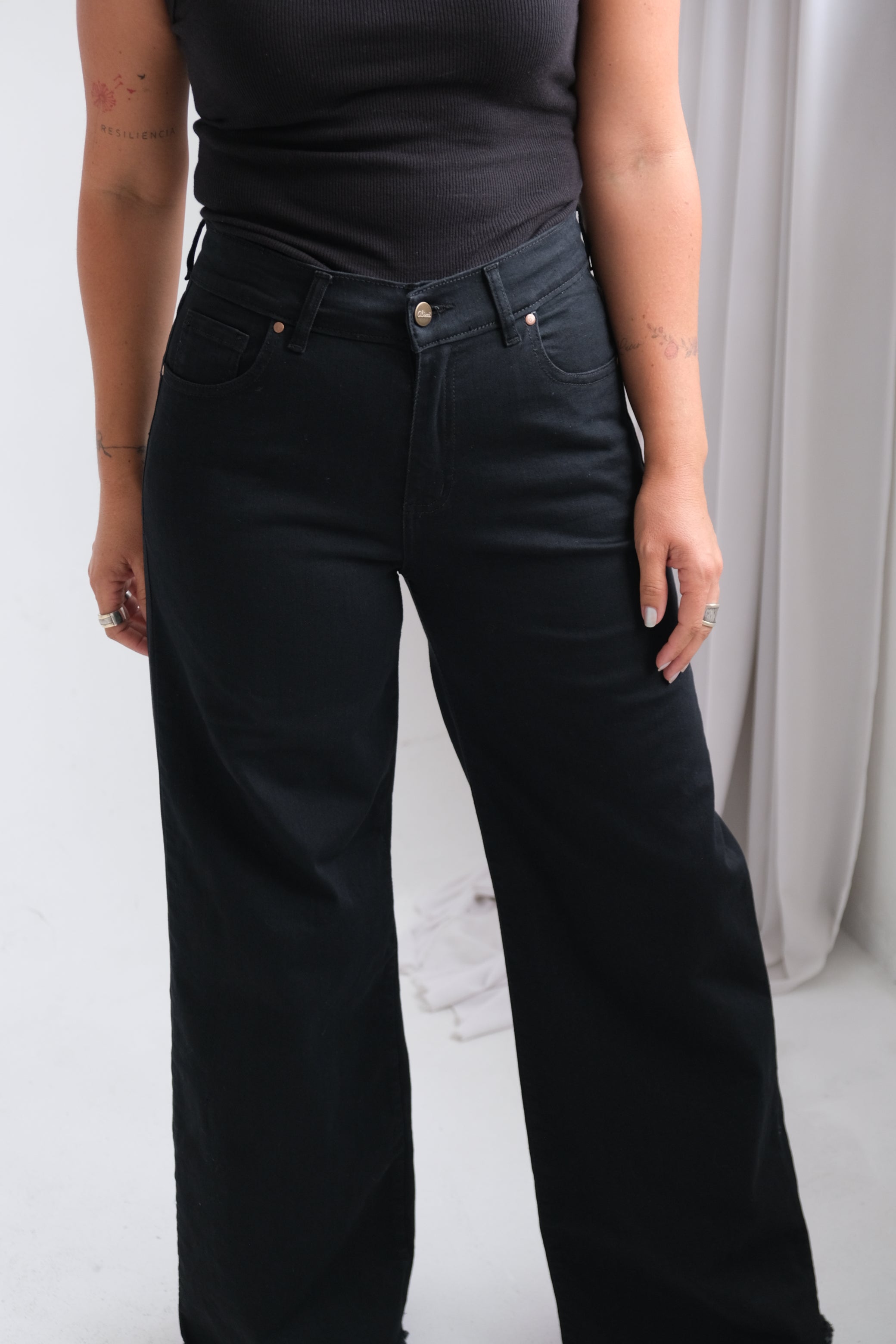 Jean Negro Deflecado