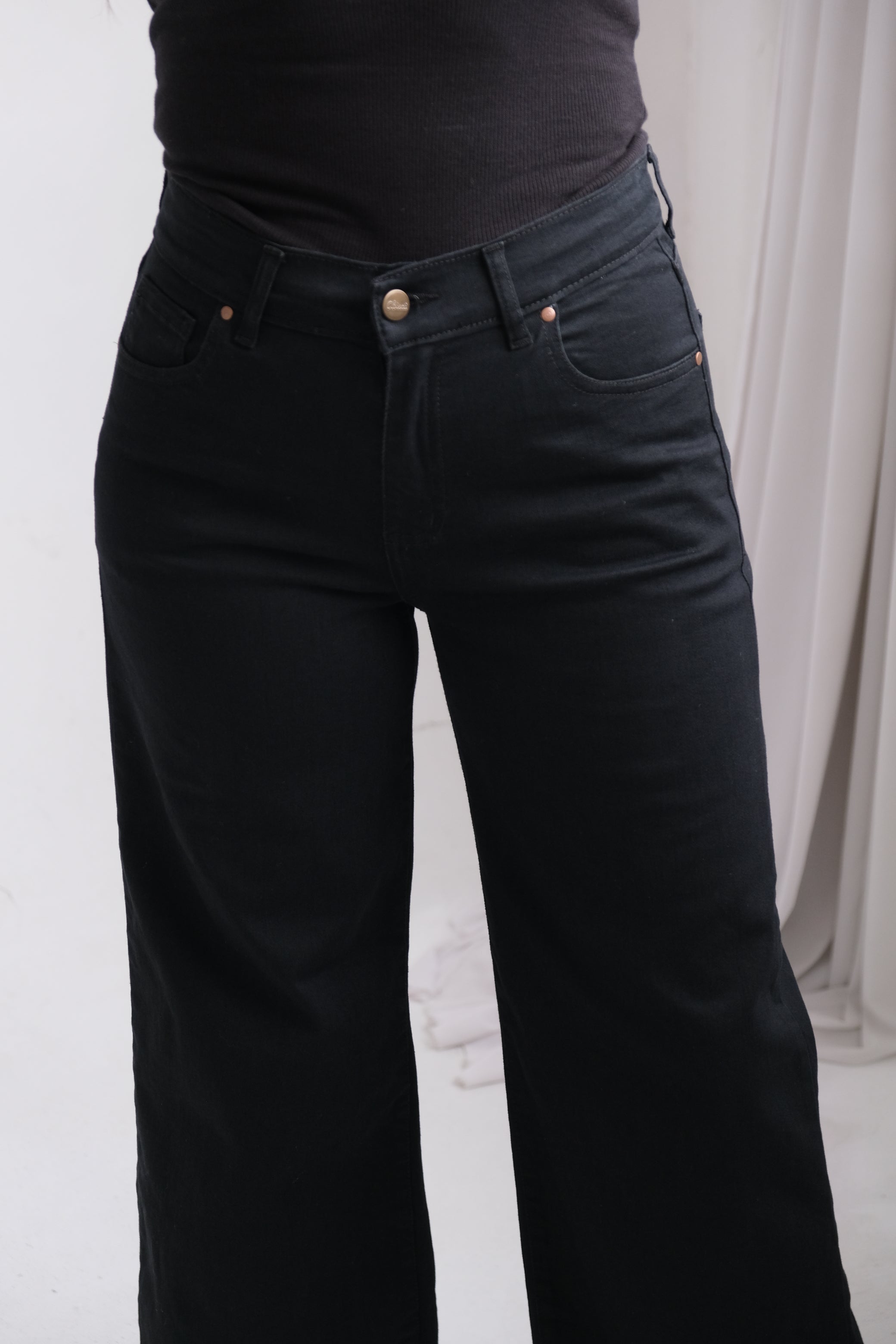 Jean Negro Deflecado