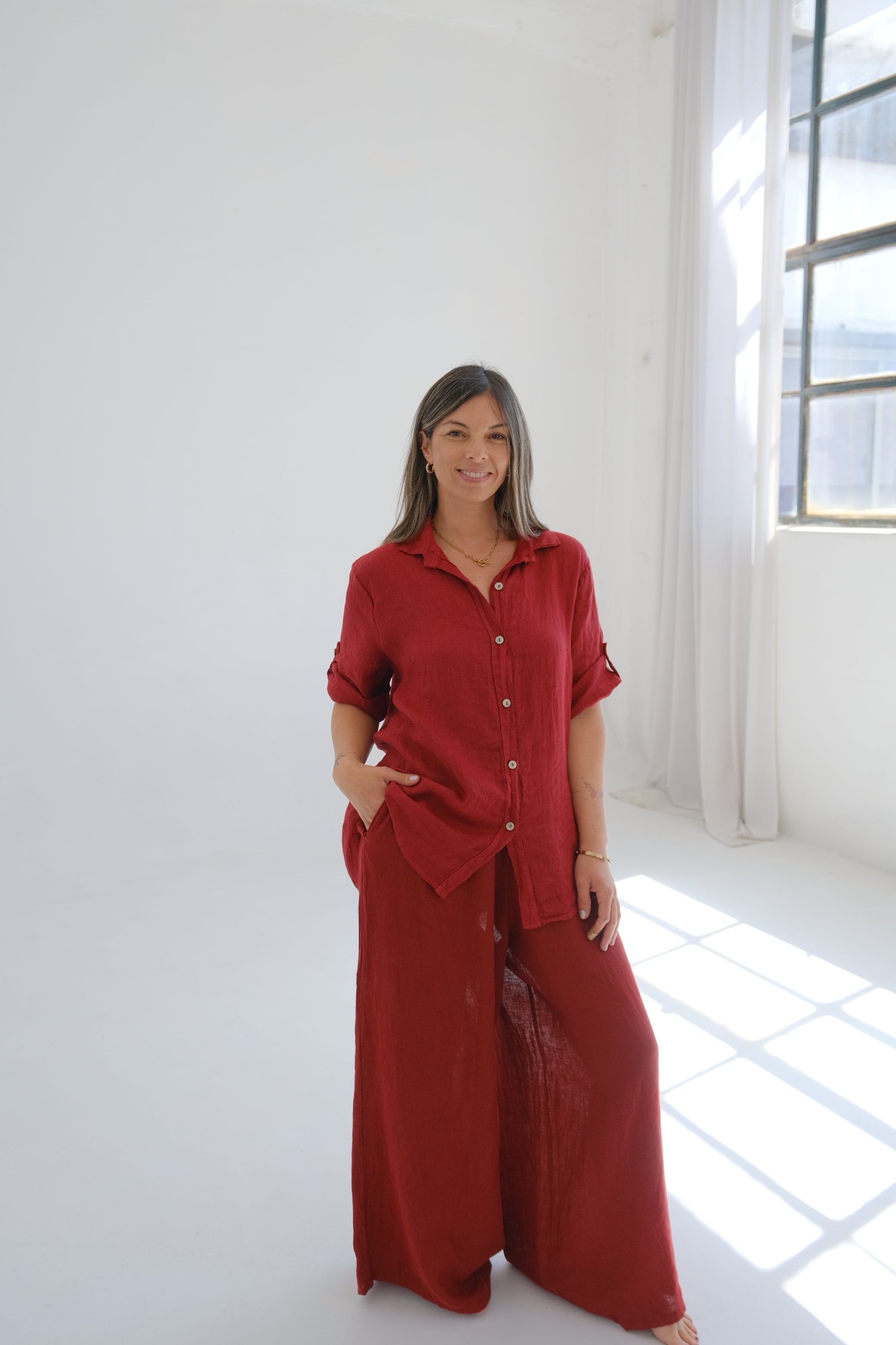 Camisa Aleli básica bordo