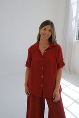 Camisa Aleli básica bordo