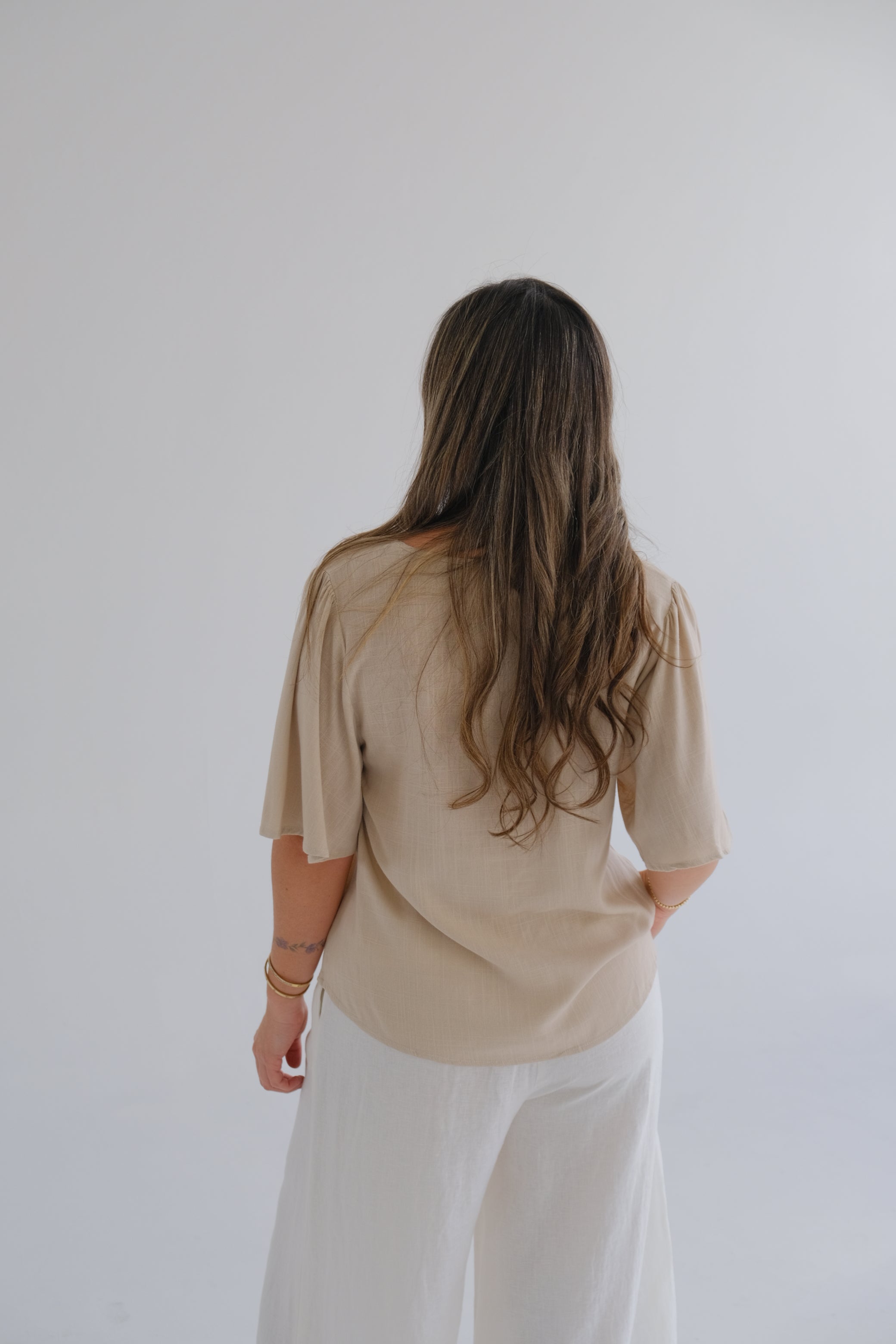 Blusa volado beige CÁPSULA
