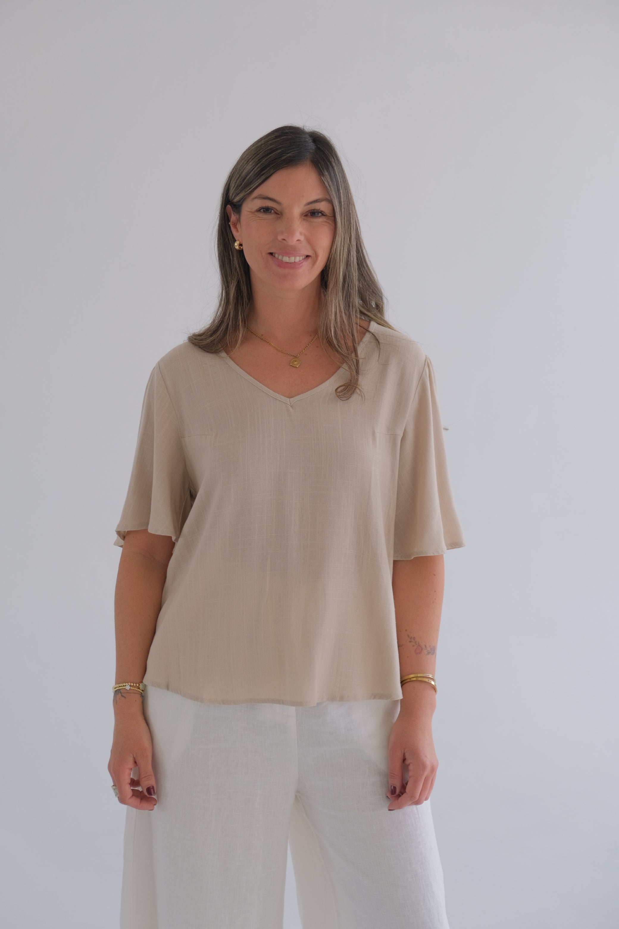 Blusa volado beige CÁPSULA