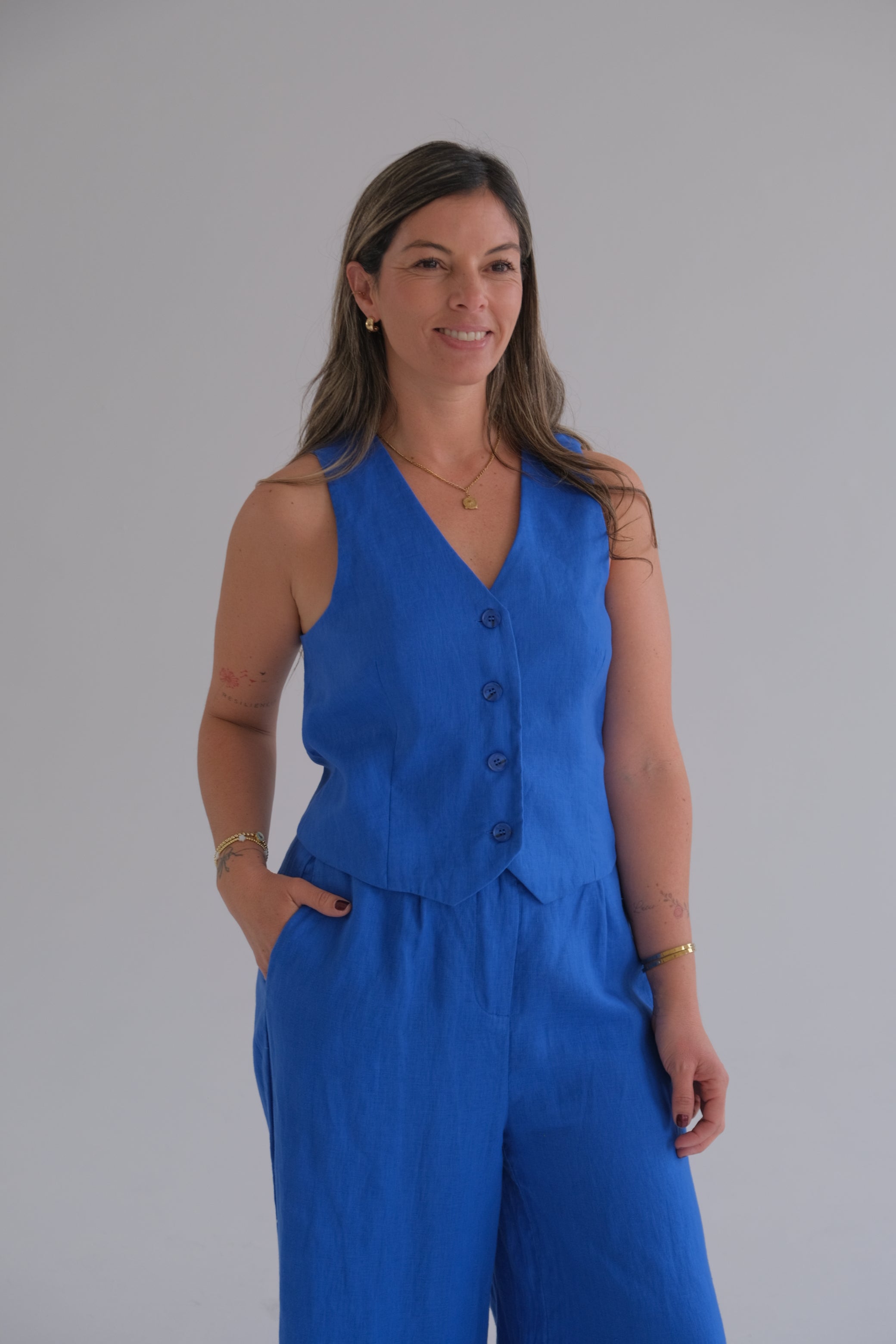 Chaleco Lino Off azul cápsula