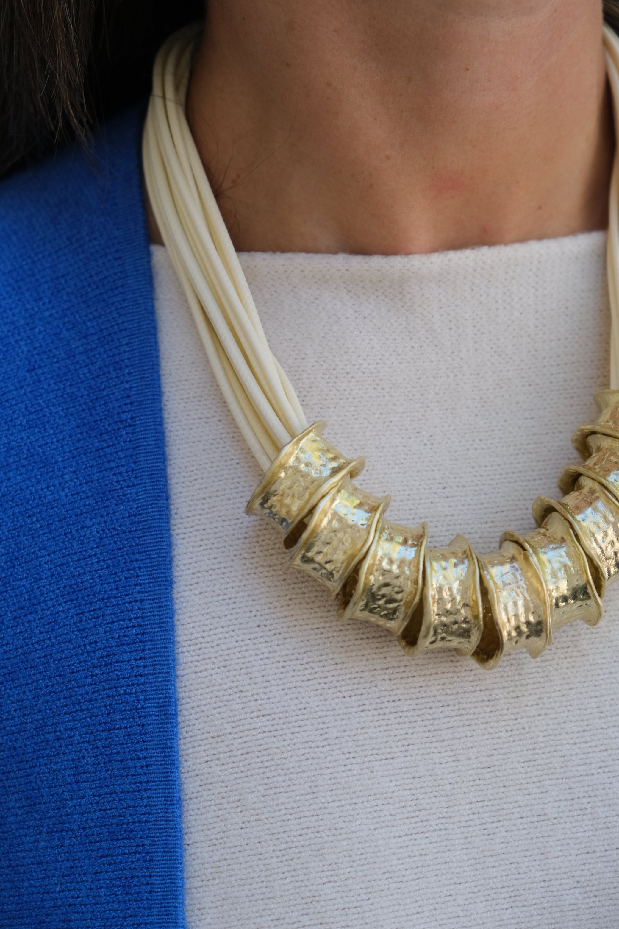 Collar Imperio Crudo