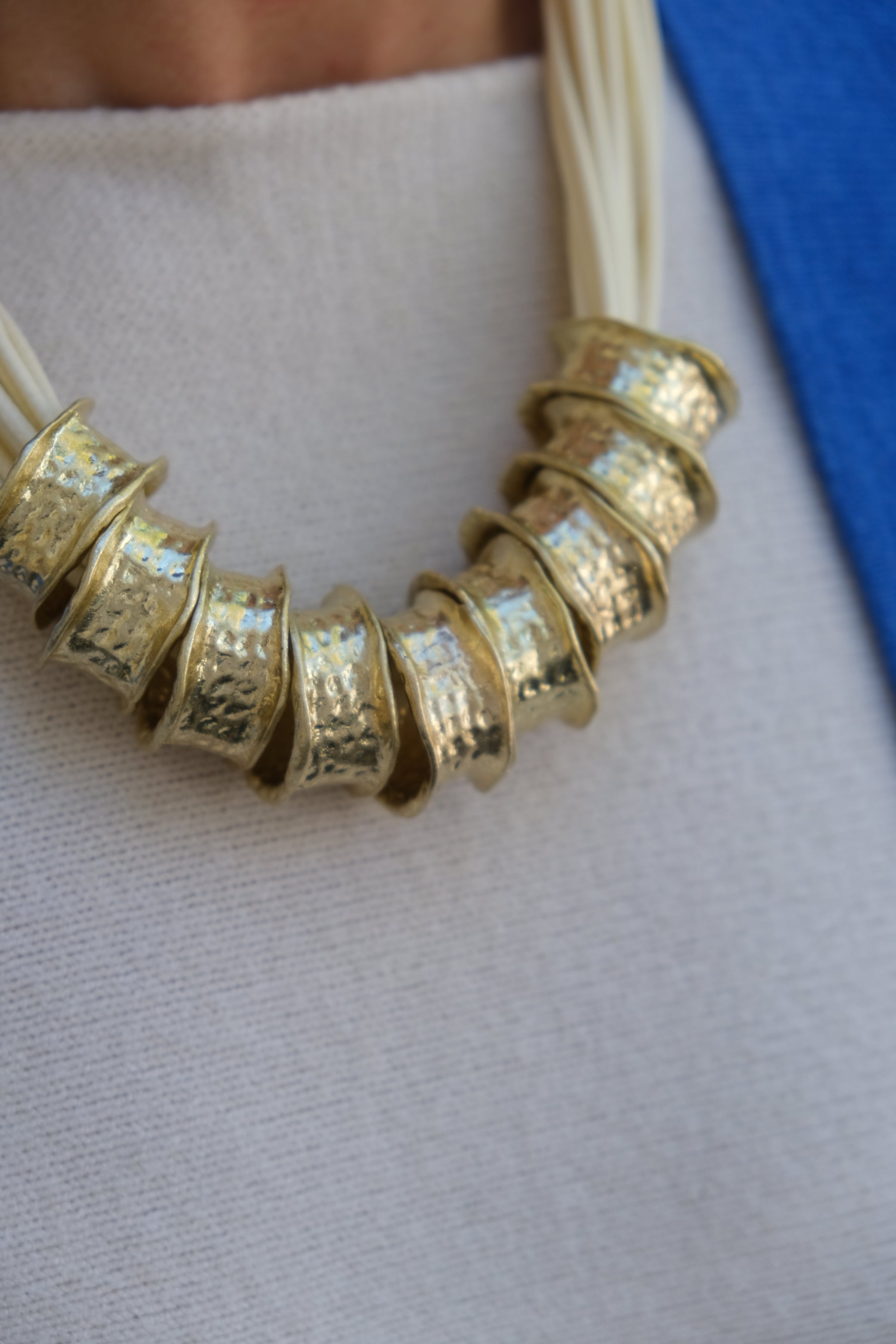 Collar Imperio Crudo