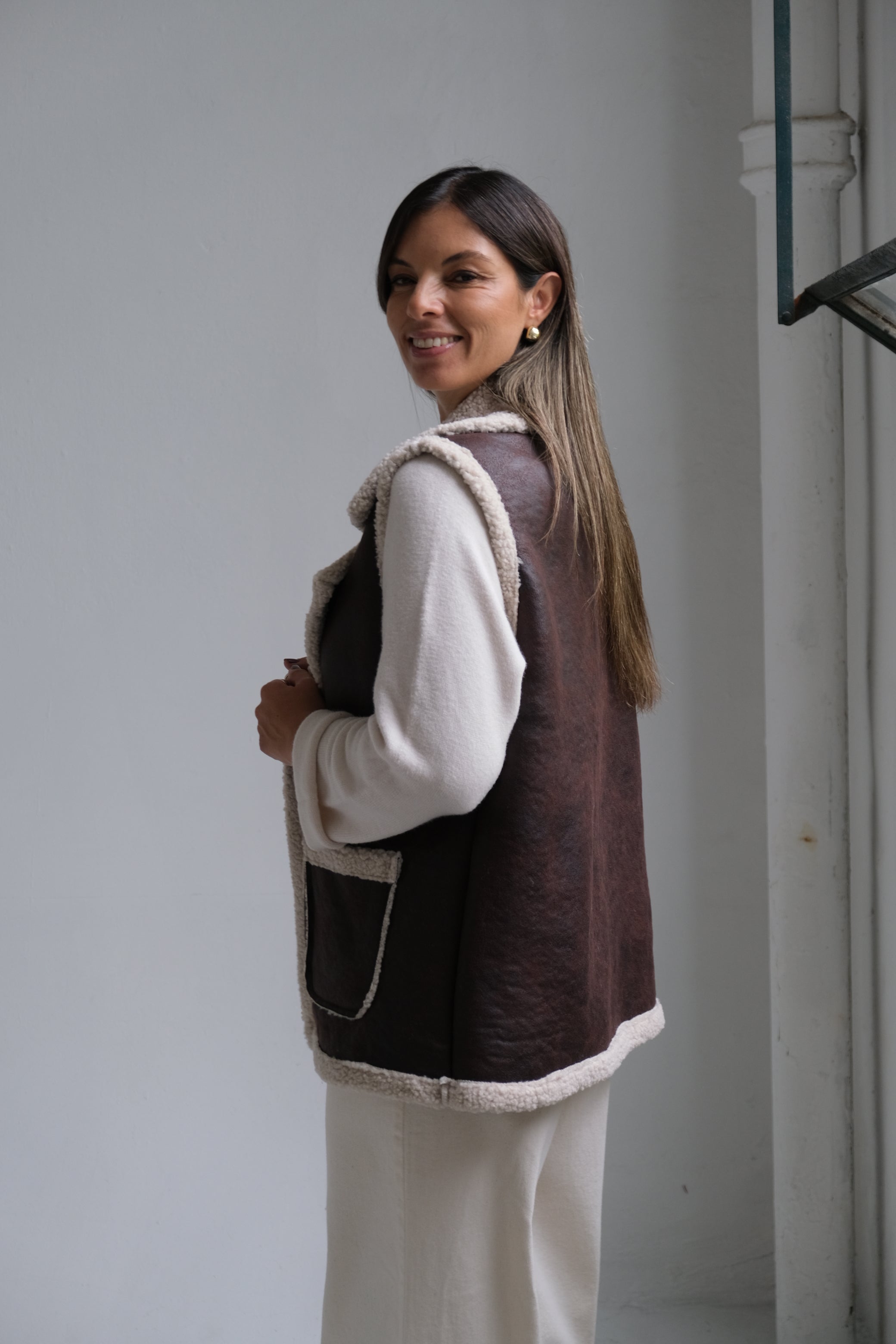 Chaleco Venus Chocolate y beige