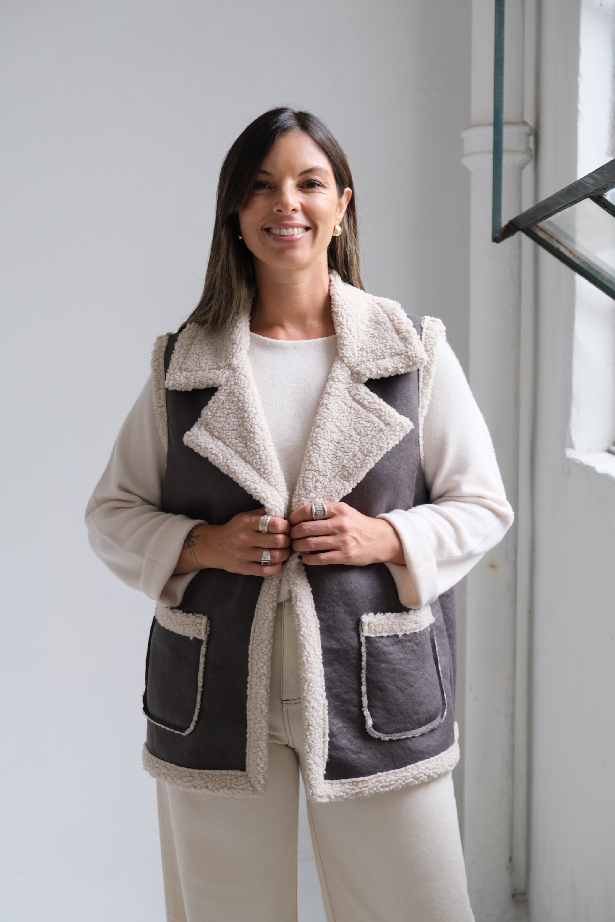 Chaleco Venus Gris y beige