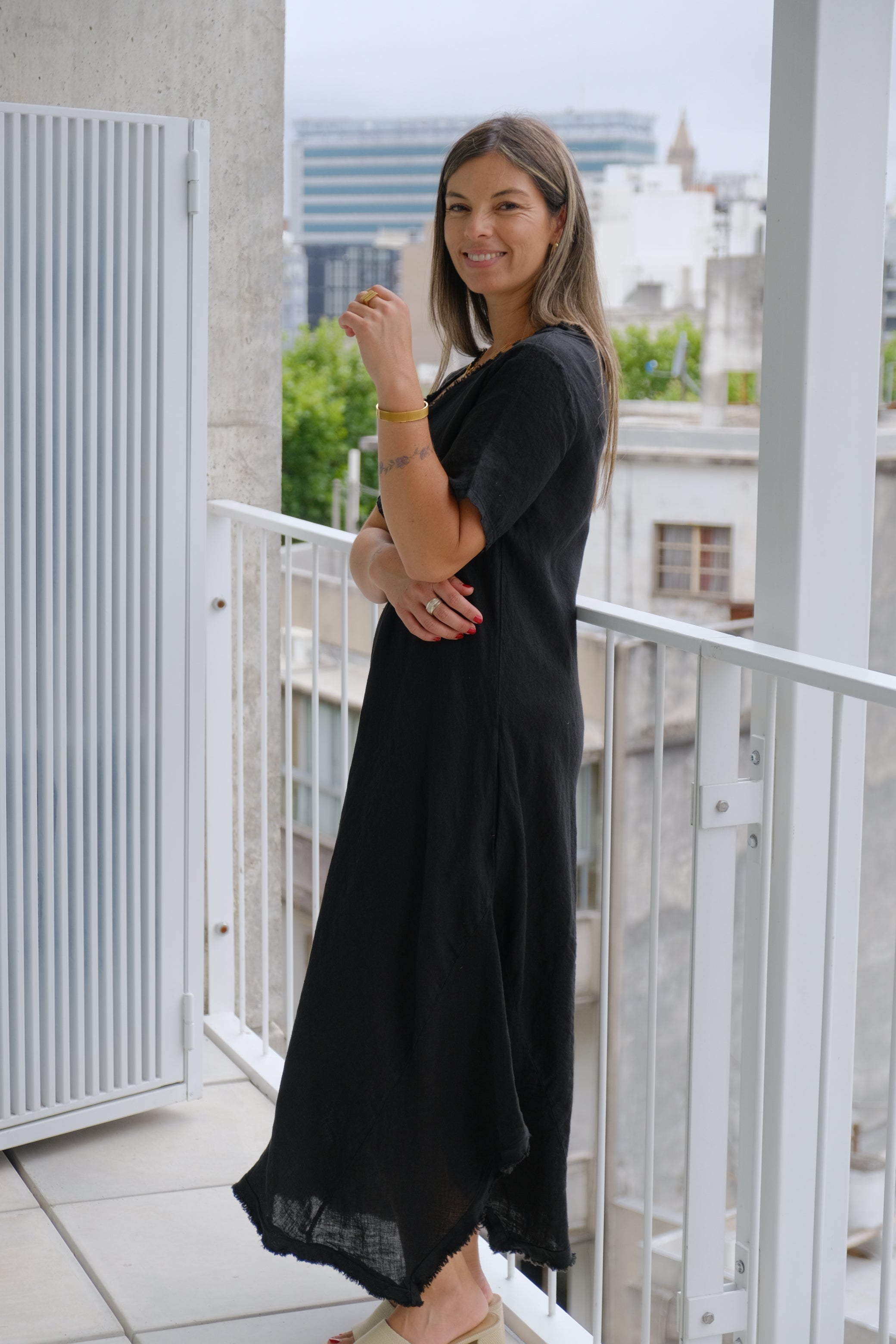 Vestido Magic Manga Corta Negro