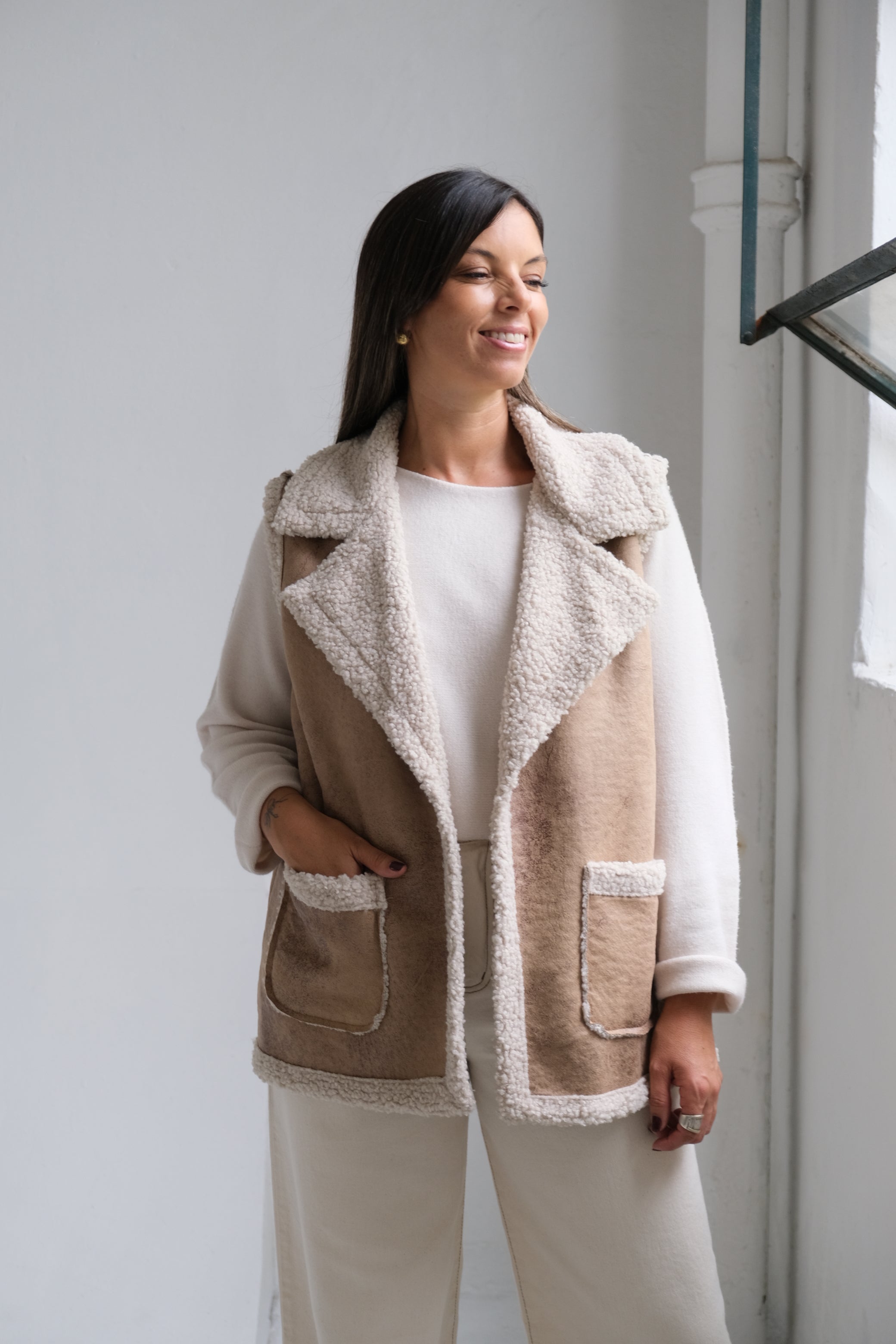 Chaleco Venus Beige y Crudo