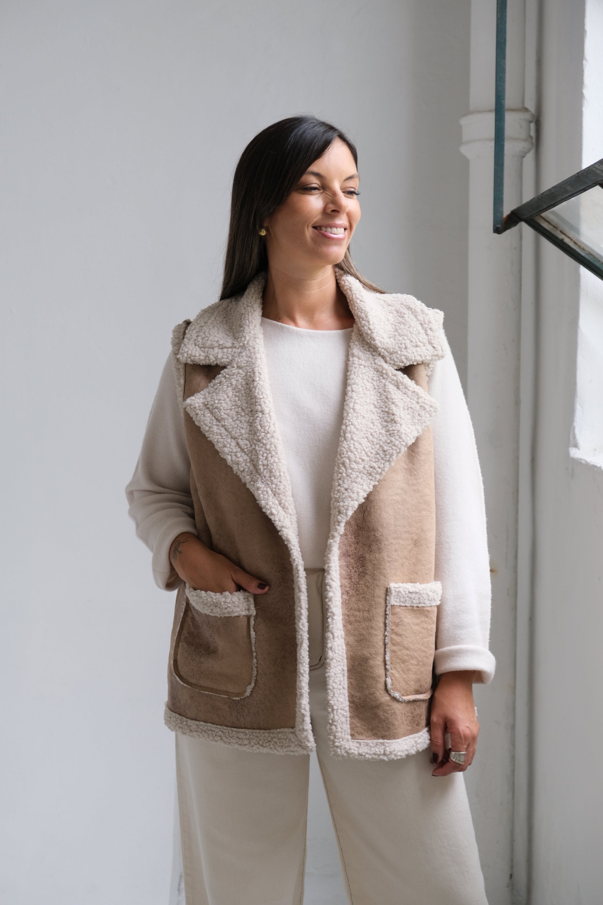 Chaleco Venus Beige y Crudo