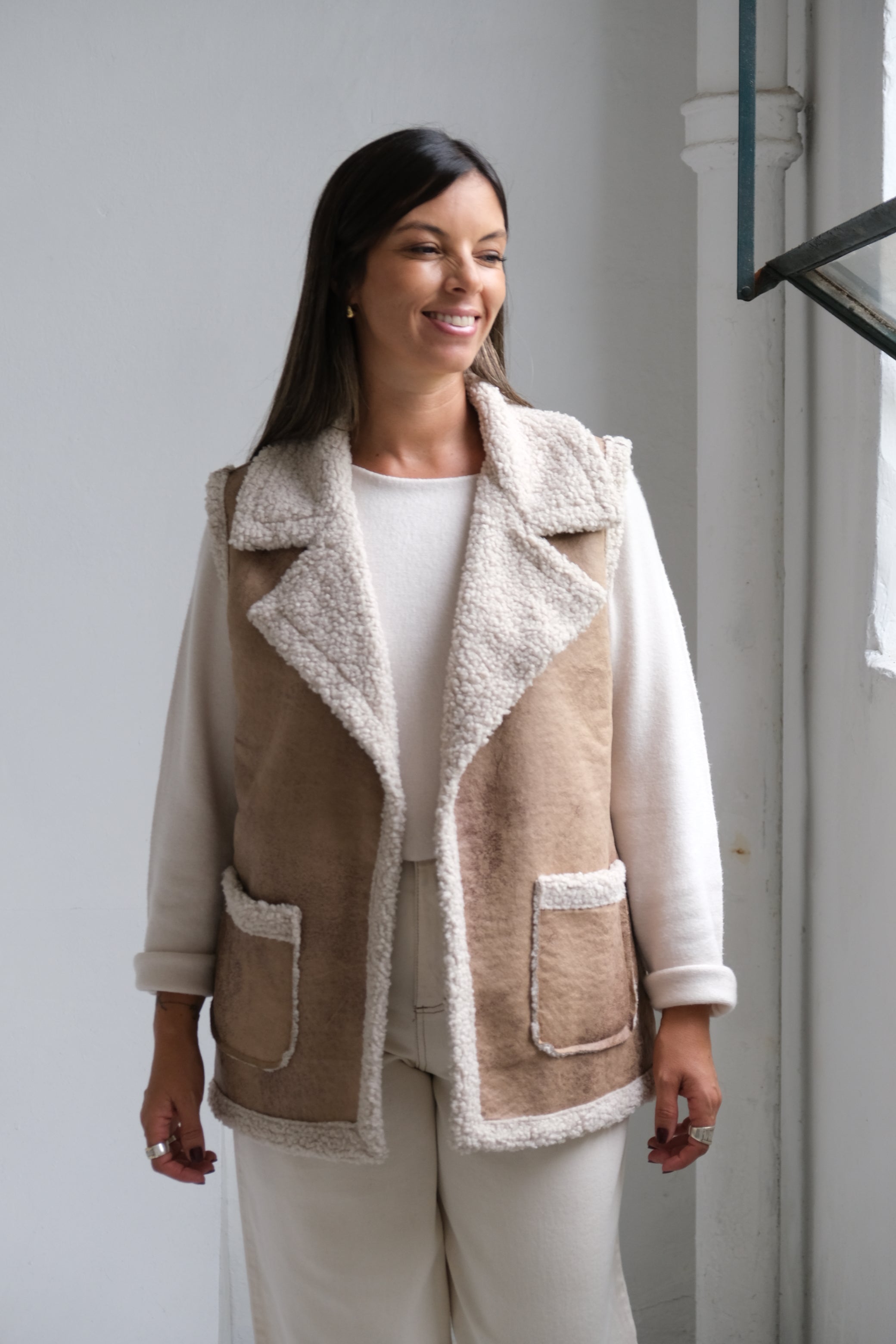Chaleco Venus Beige y Crudo