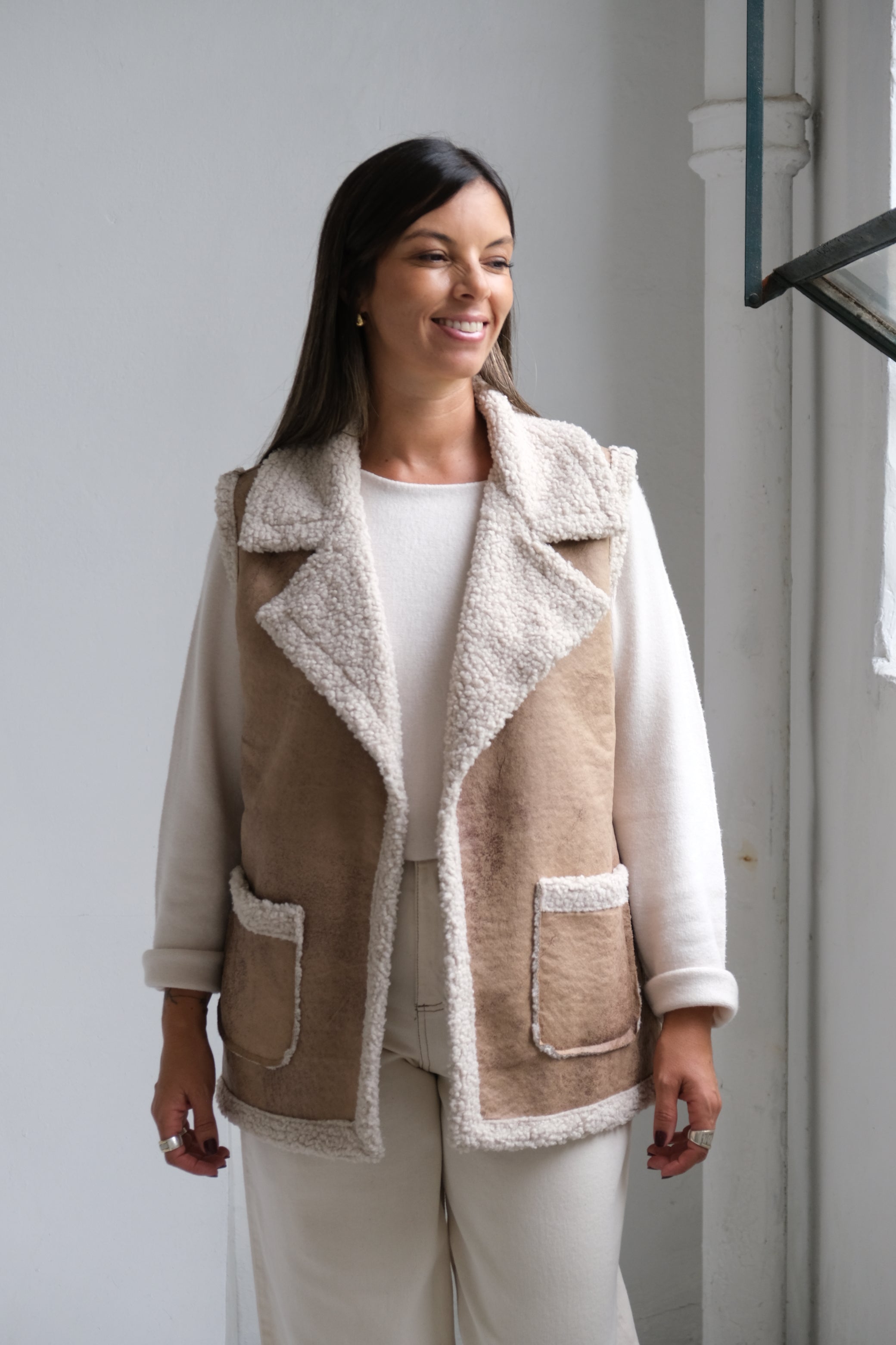 Chaleco Venus Beige y Crudo
