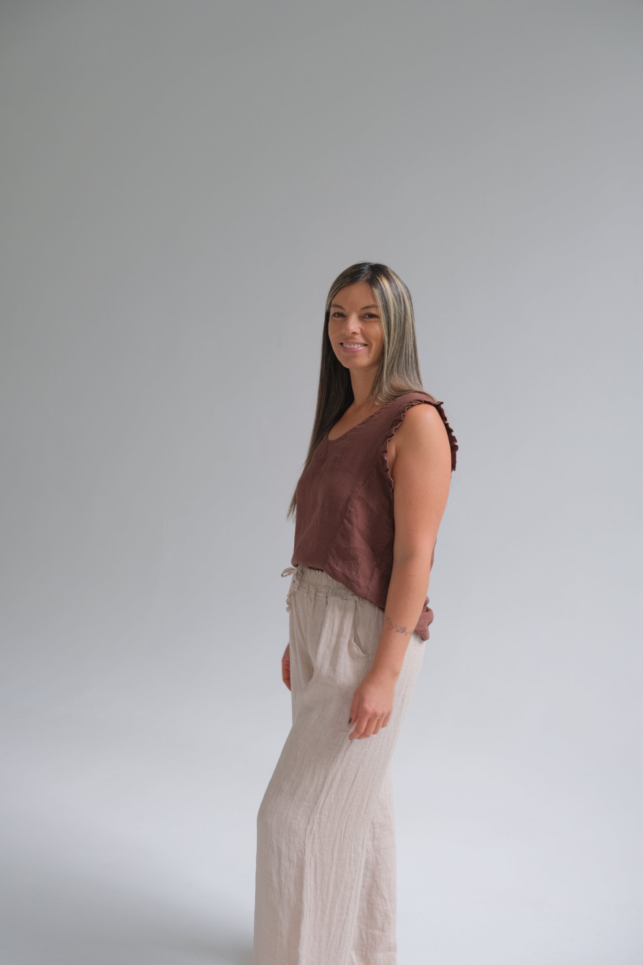 Musculosa Betiana Chocolate