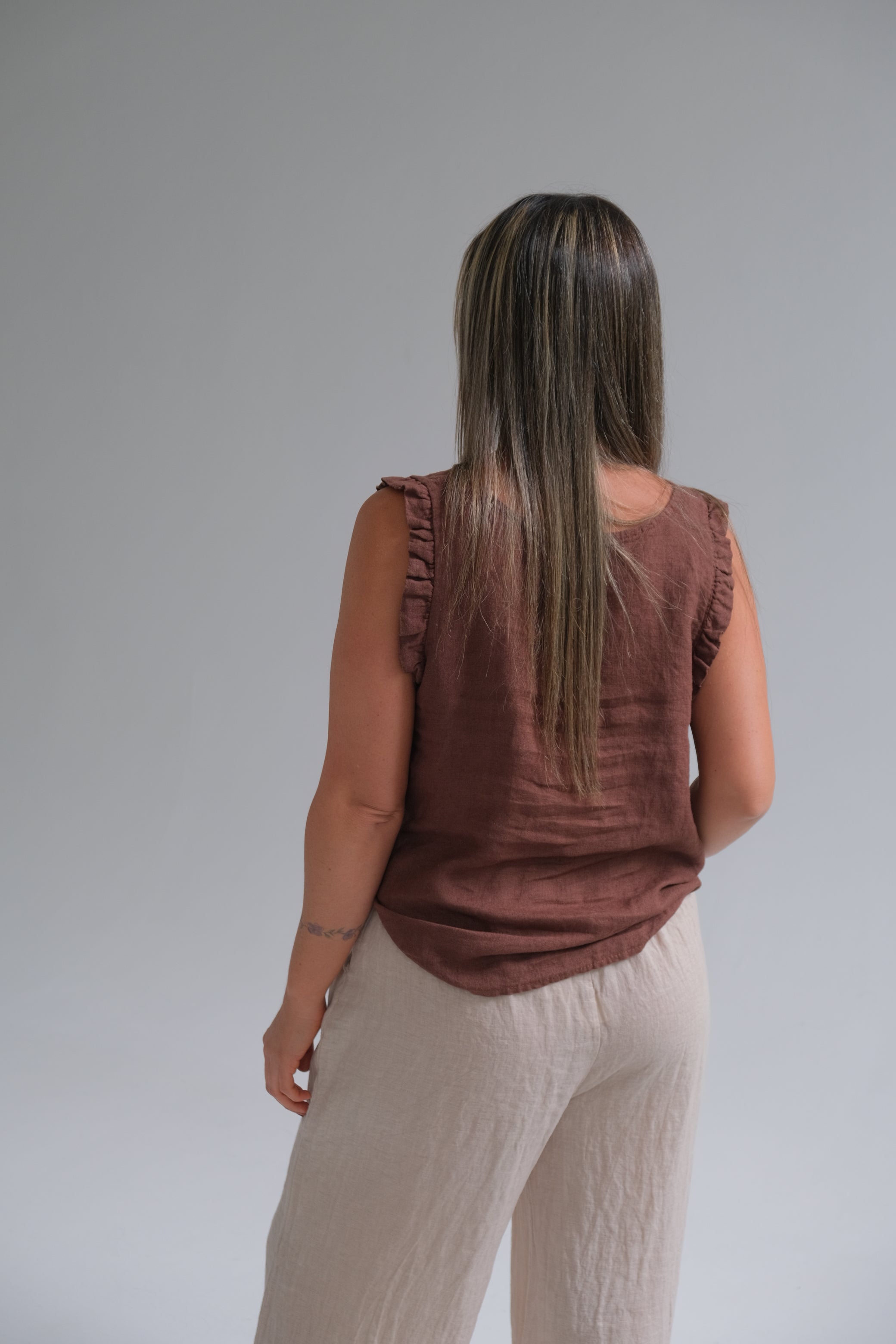Musculosa Betiana Chocolate