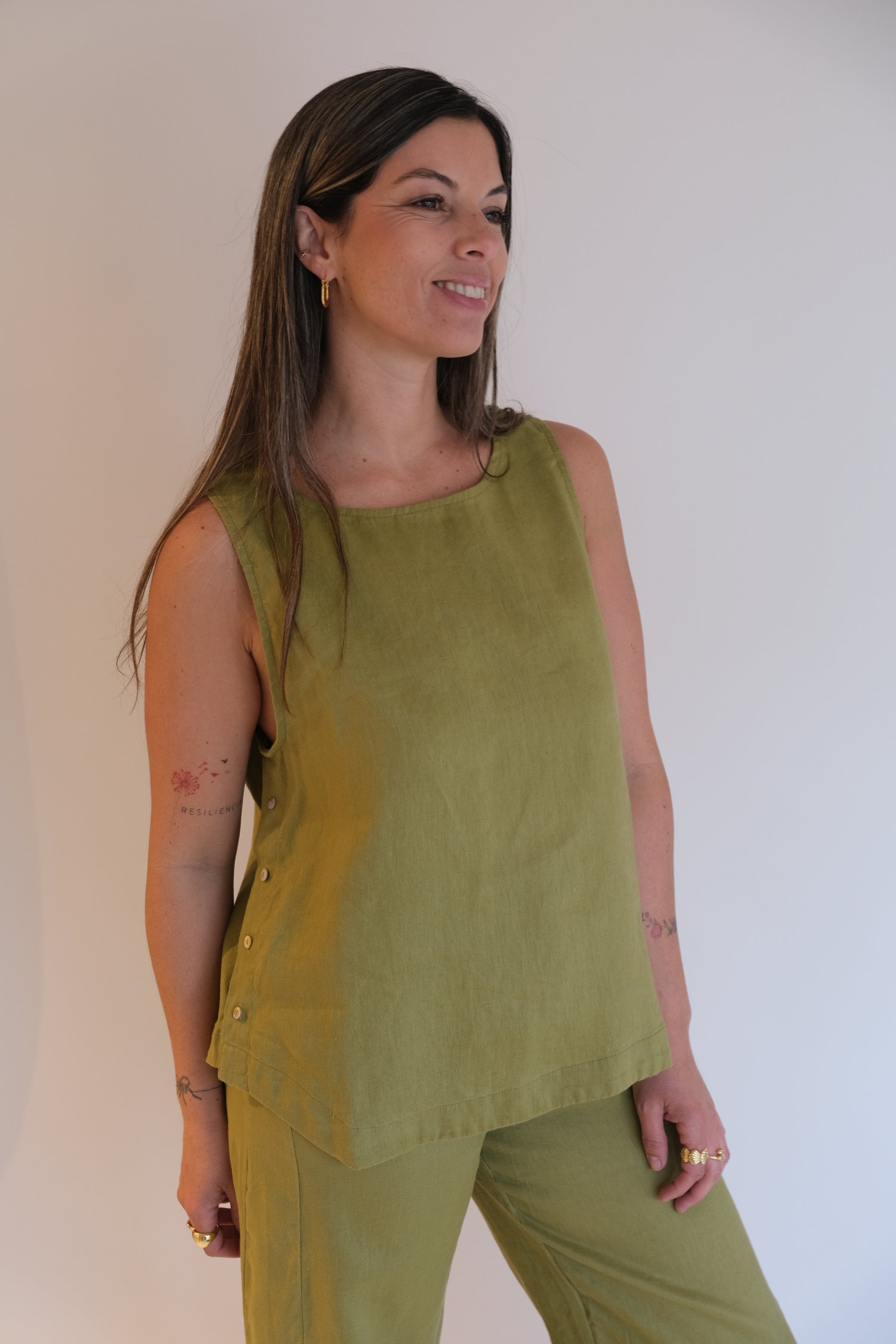 Musculosa Selina Pistacho CÁPSULA