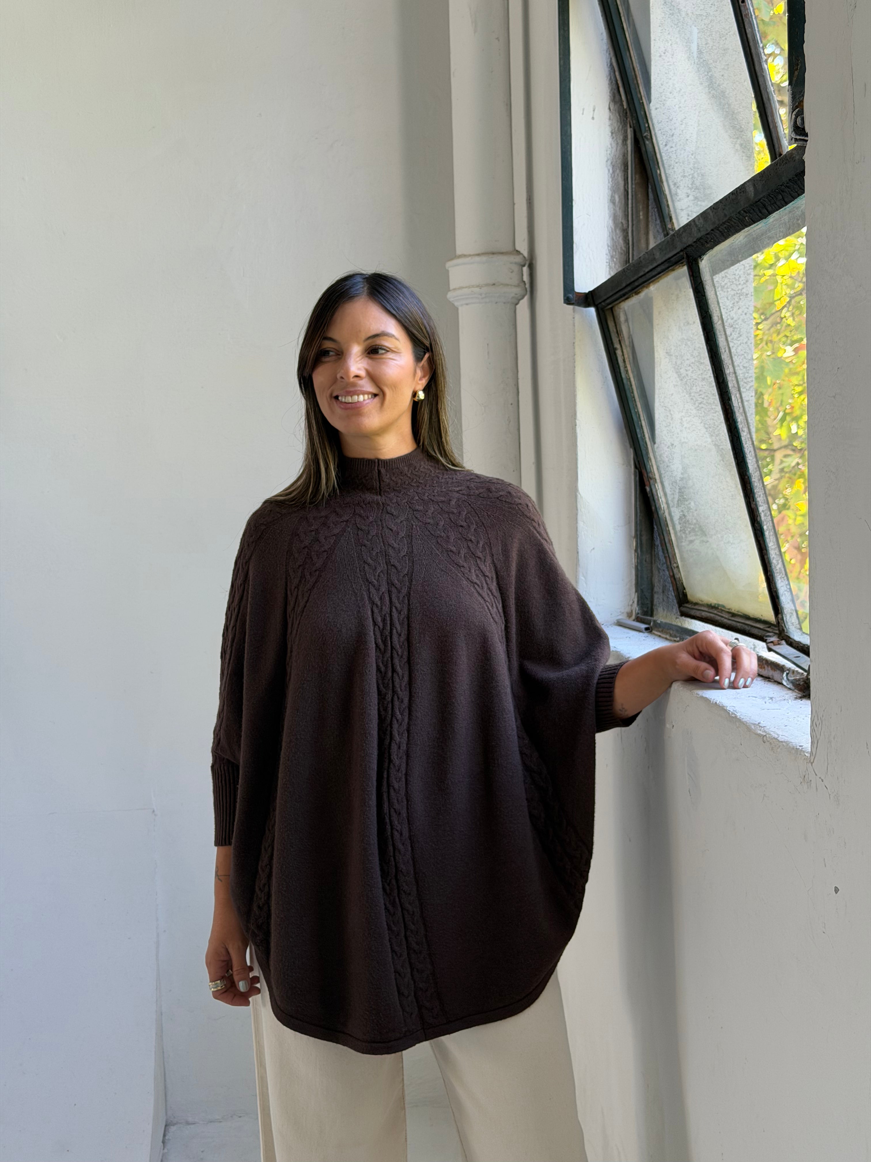 Poncho Inés Chocolate