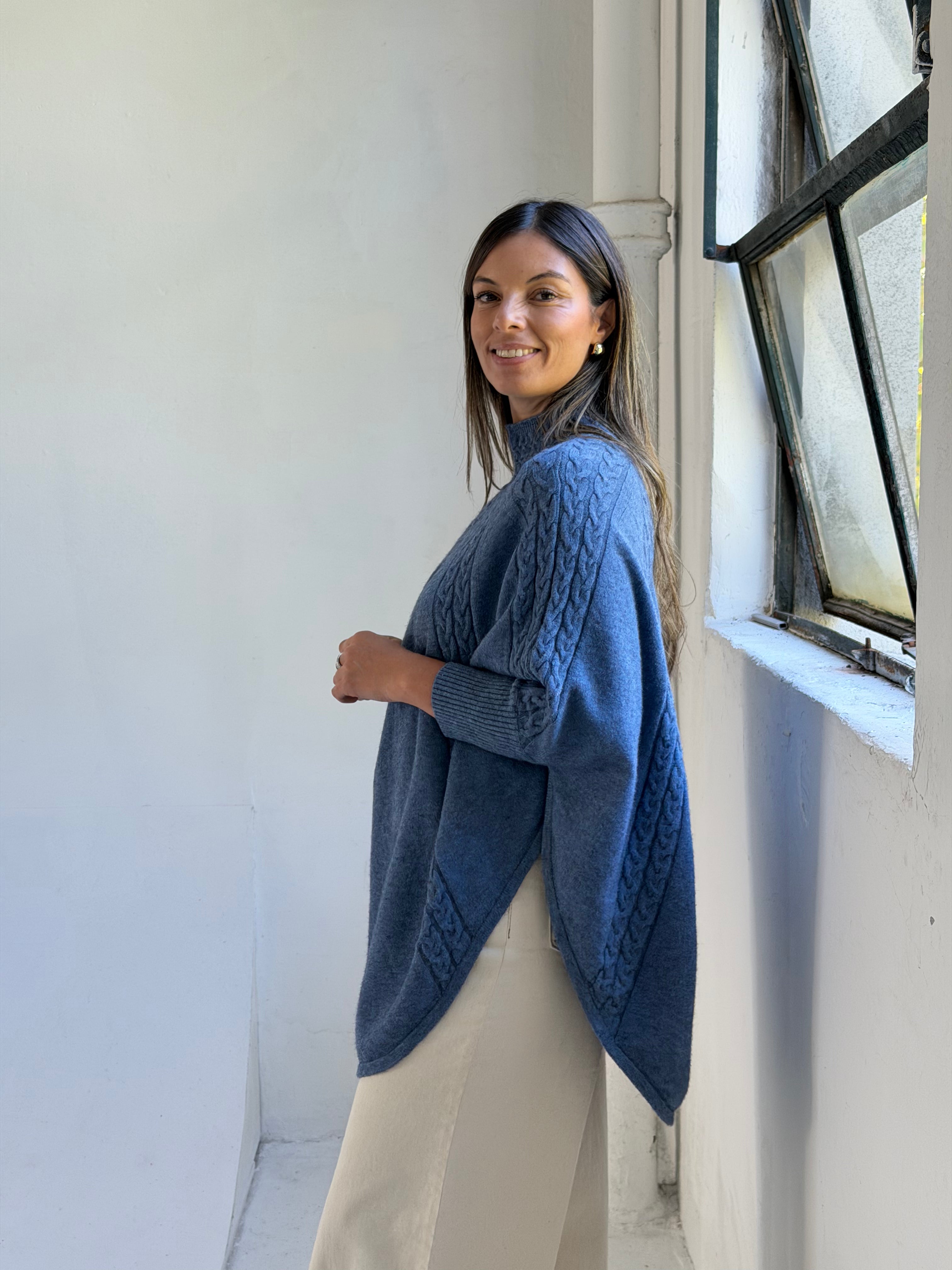 Poncho Inés Jean