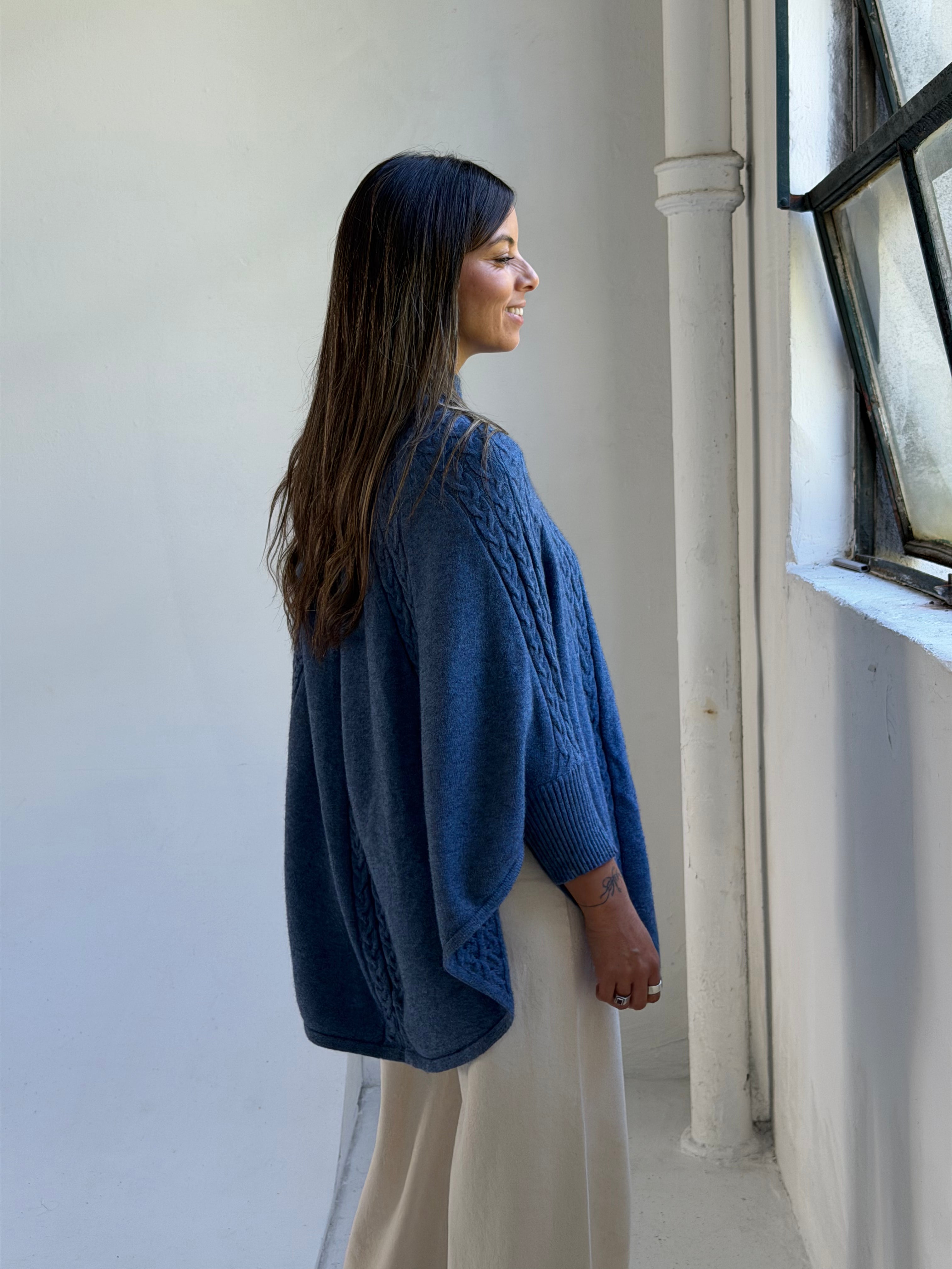 Poncho Inés Jean