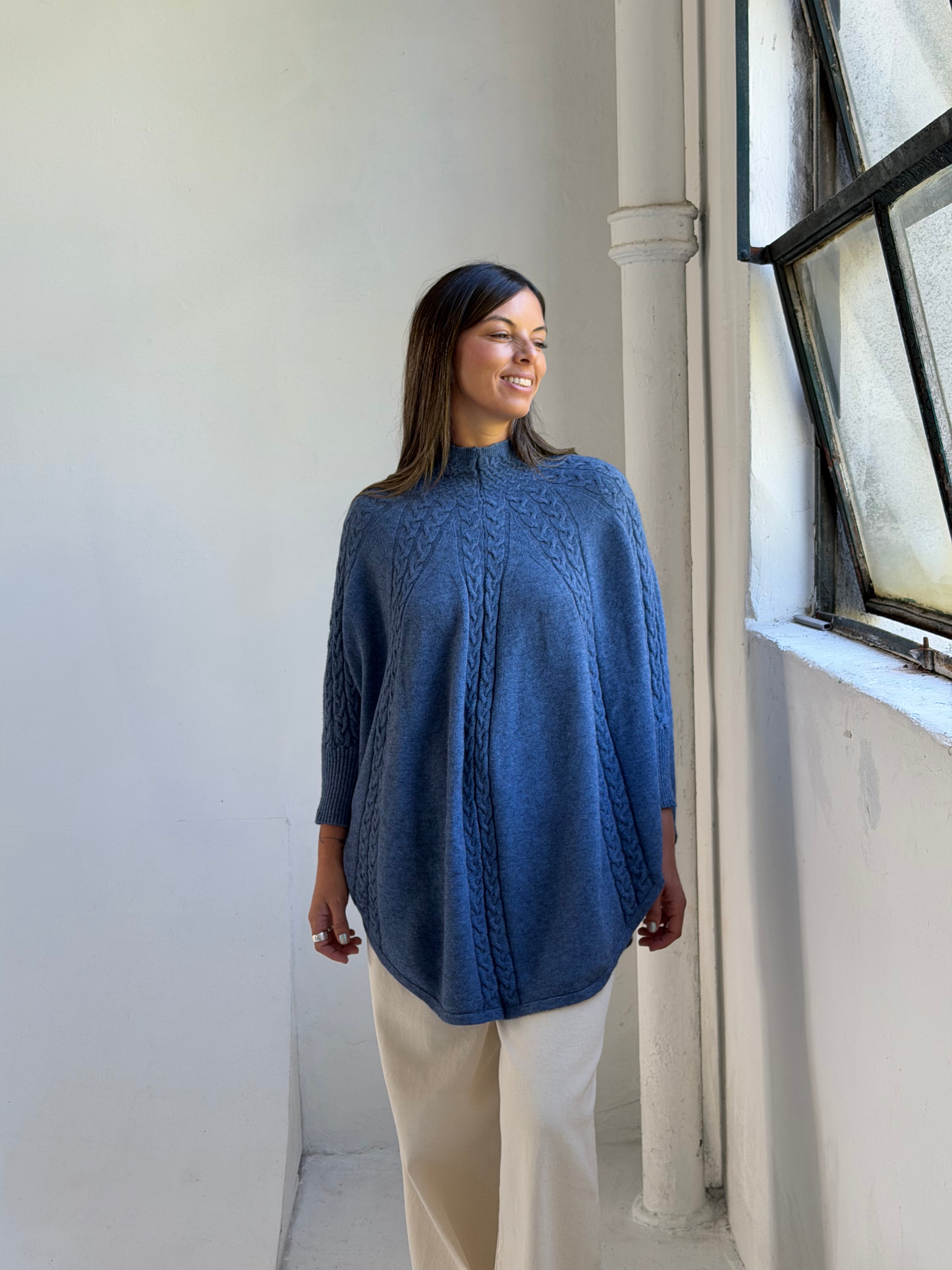 Poncho Inés Jean