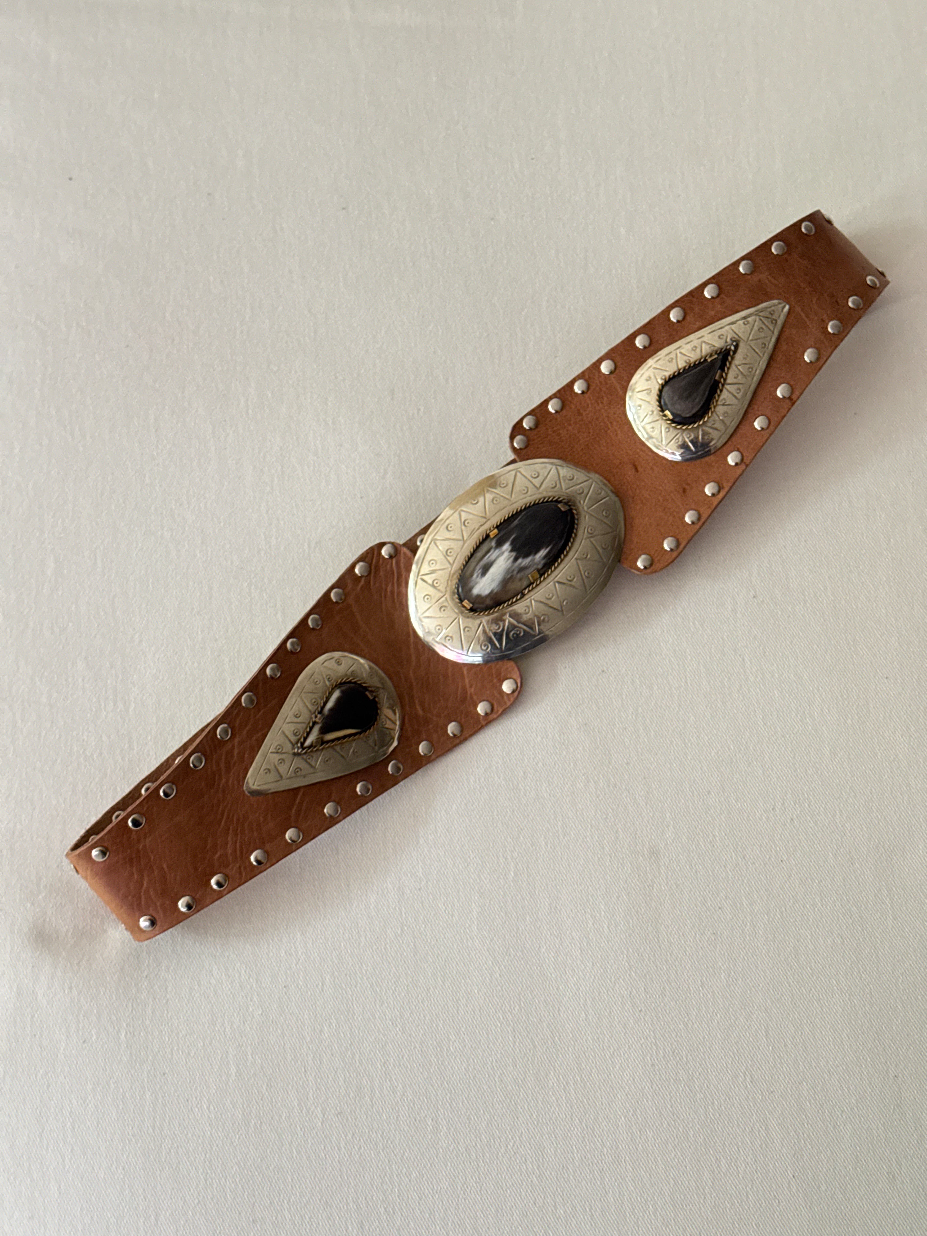 Cinto Faja SIENNA tachas ÓVALO beige