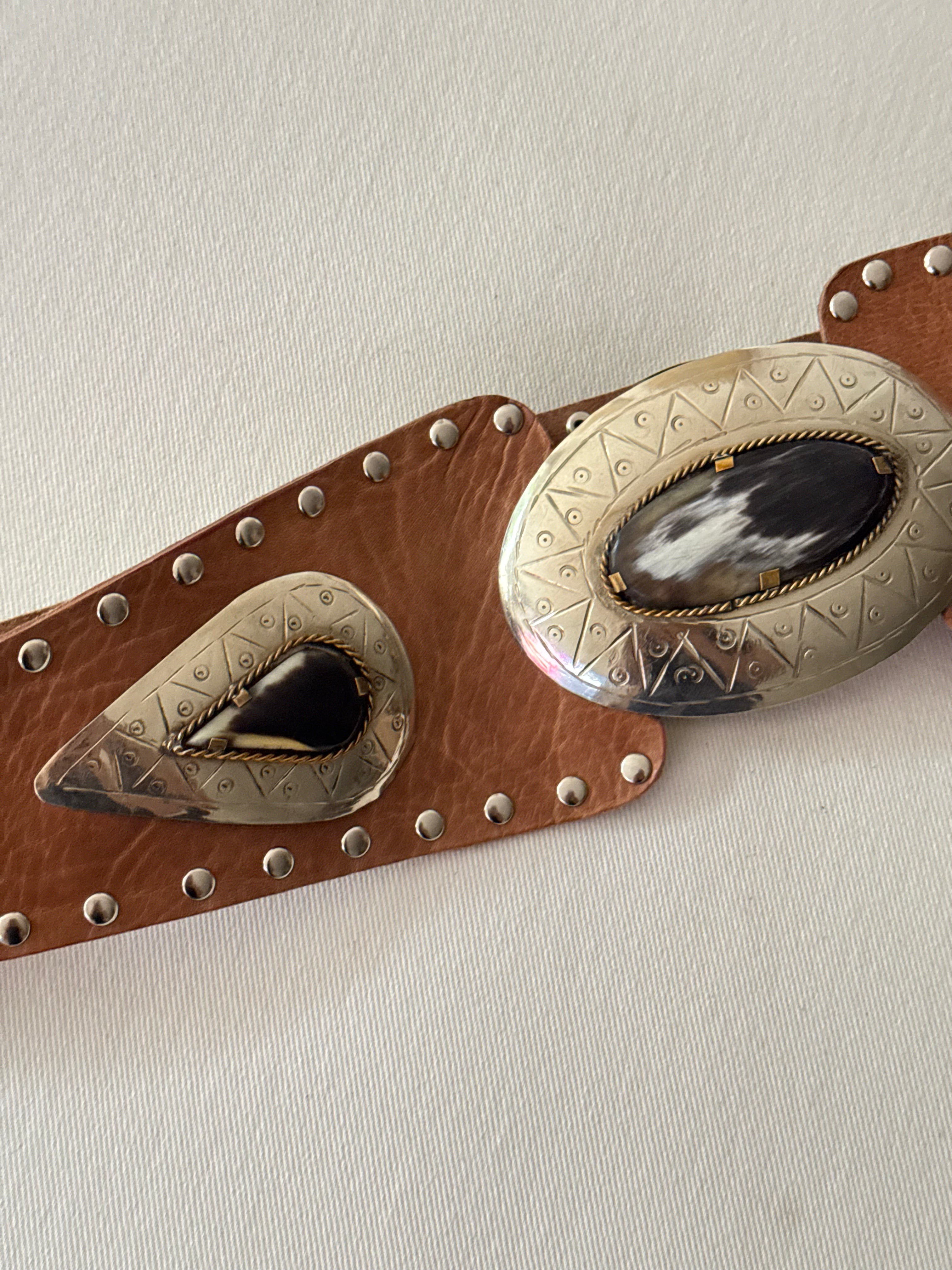 Cinto Faja SIENNA tachas ÓVALO beige